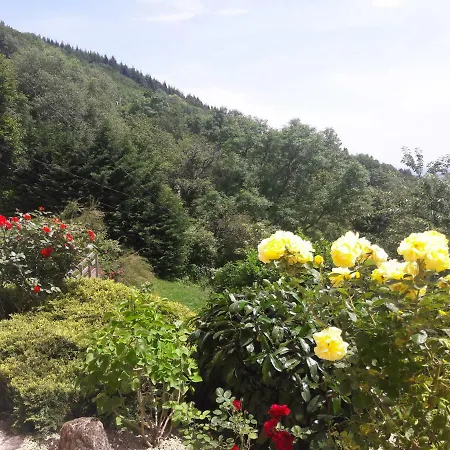 Vakantiehuis La-haut Sur La Colline Yzeron